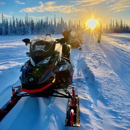 Hotel Ruka Trek & Hard Trek Cafe