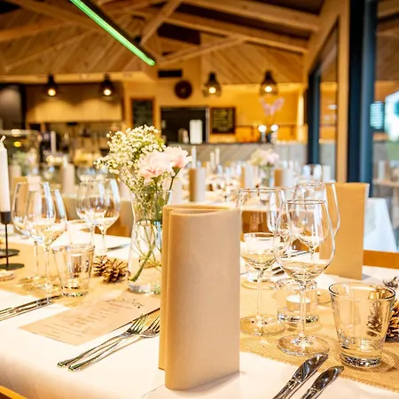 Ruka Trek Gasthaus&hard Trek Café